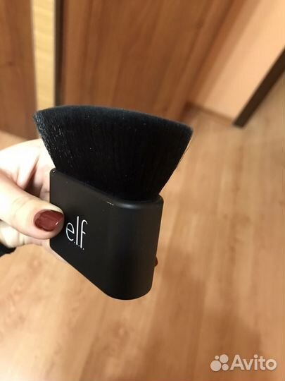 Кисть для макияжа Кабуки e.l.f