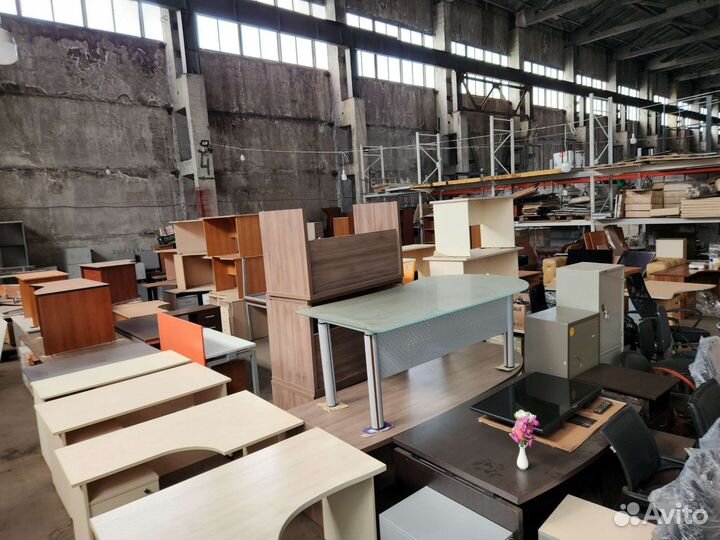 Офисные столы,шкафы