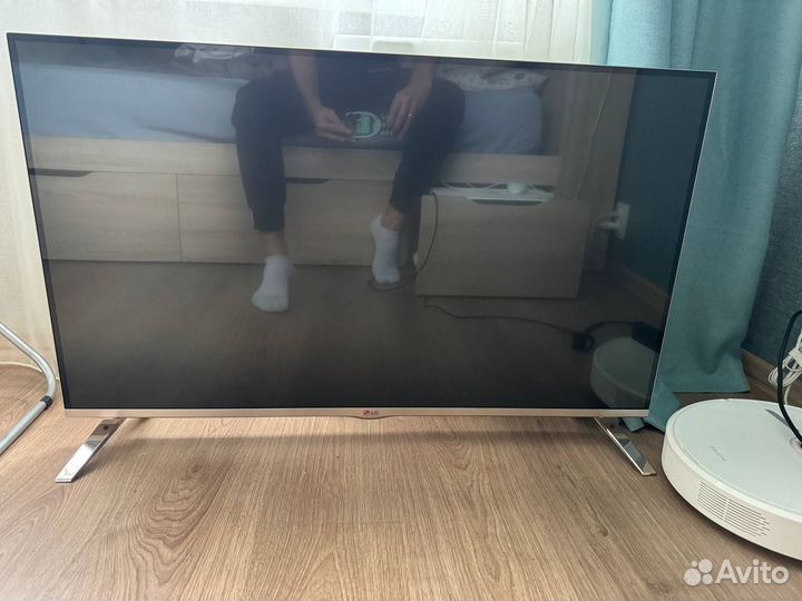 Телевизор LG 42LB671V