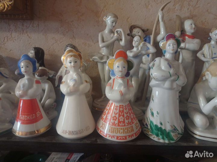 Баксы. Фарфоровые статуэтки. 1 бакс