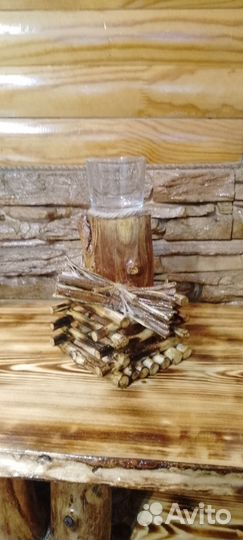 Подсвечник из дерева