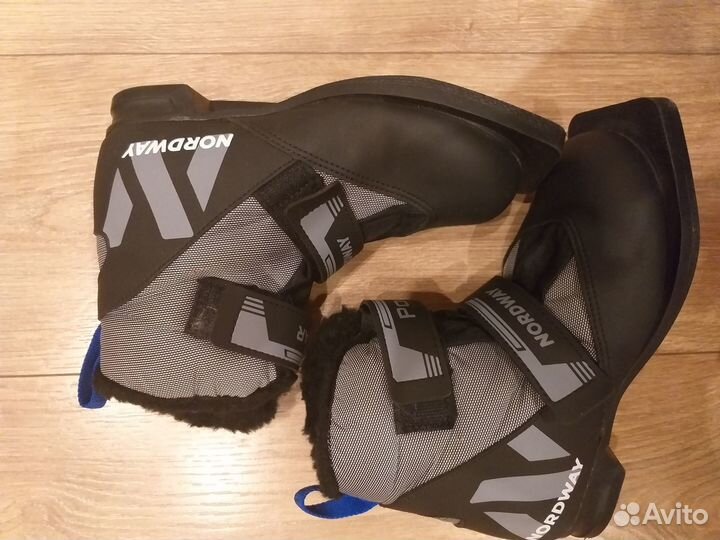 Лыжные ботинки с креплением, р.33