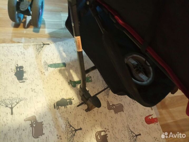 Прогулочная коляска