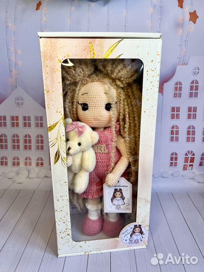 Кукла ручной работы с игрушкой мишка