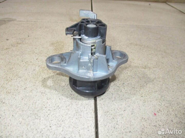 Вставка замка багажника VW Polo Sedan