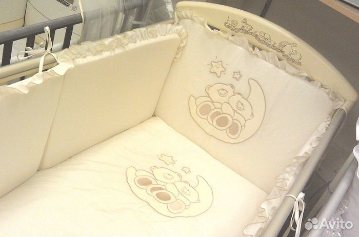 Комплект в детскую кроватку бортики, постельное