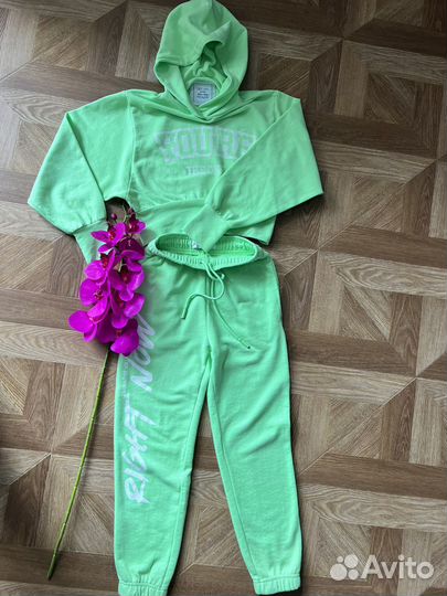 Костюм для девочки gloria jeans