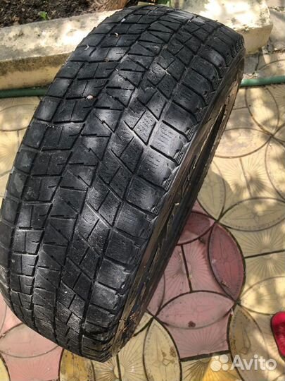 Bridgestone Blizzak DM-V1 205/70 R15