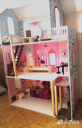 Домик кукольный 