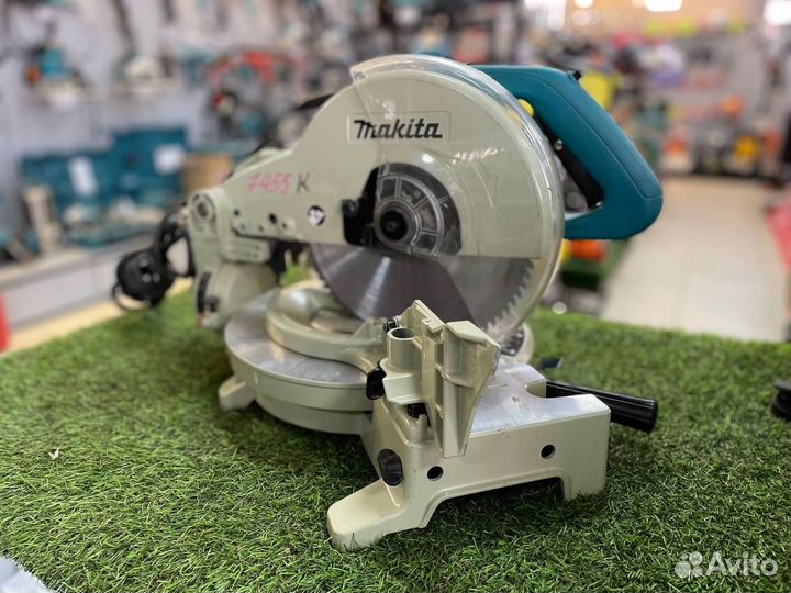 Б/У Пила торцовочная Makita LS 1040, 260/135мм