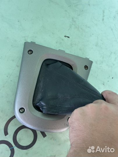 Накладка рычага МКПП toyota rav4 xa20