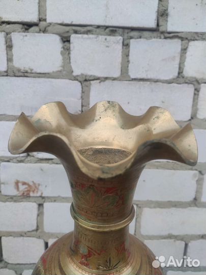 Бронзовая ваза