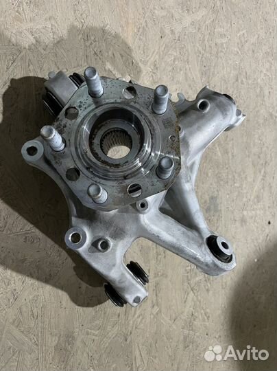 Кулак (цапфа) задний правый Tesla model 3,Y