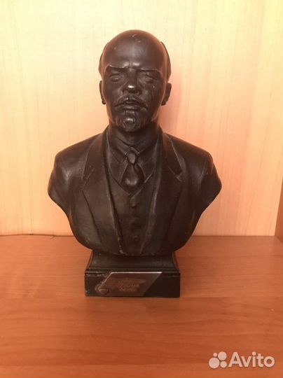 Металлический бюст (советская эпоха