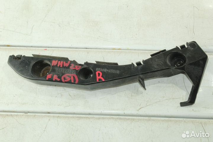 Клипса бампера toyota prius NHW20 FR/RH