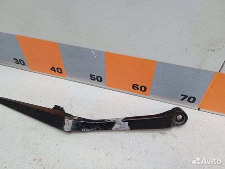 Поводок стеклоочистителя передний правый Vortex