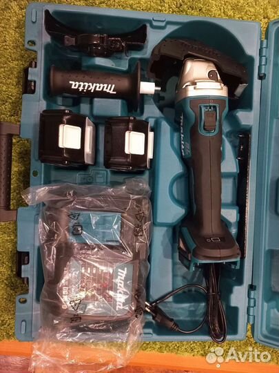 Аккумуляторная болгарка makita DGA504