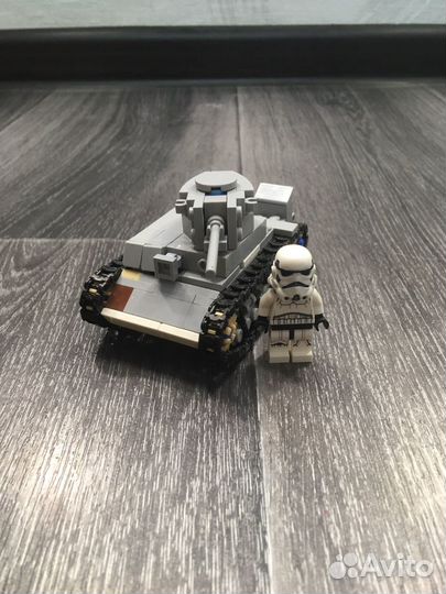 Lego танк