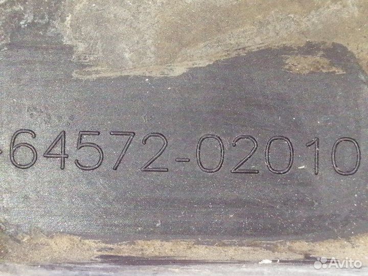 Накладка петли багажника левая Toyota Corolla E180