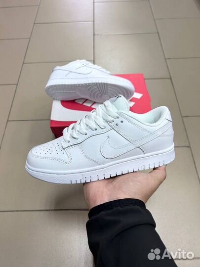 Кроссовки Nike dunk low белые (37-41)