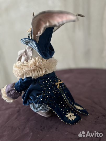 Белый кролик из 