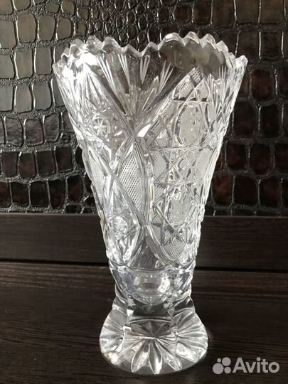 Ваза для цветов хрустальная