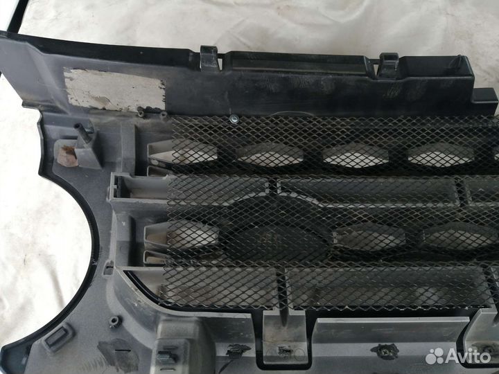 Решетка радиатора Land Rover discovery 4