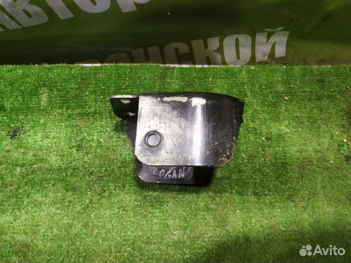 Крепление балки подвески Renault Logan LS12