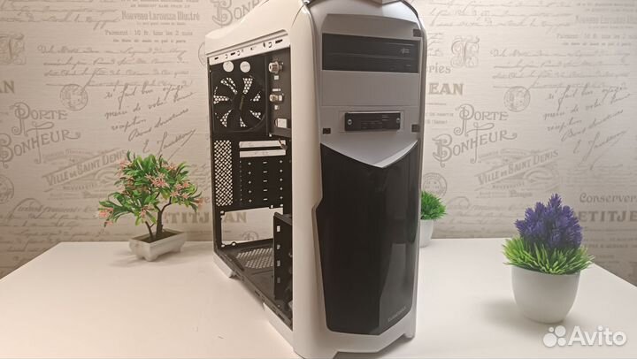 Игровой корпус для компьютера белый