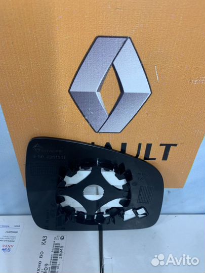 Элемент зеркала зеркальный Renault sandero 2 Лев