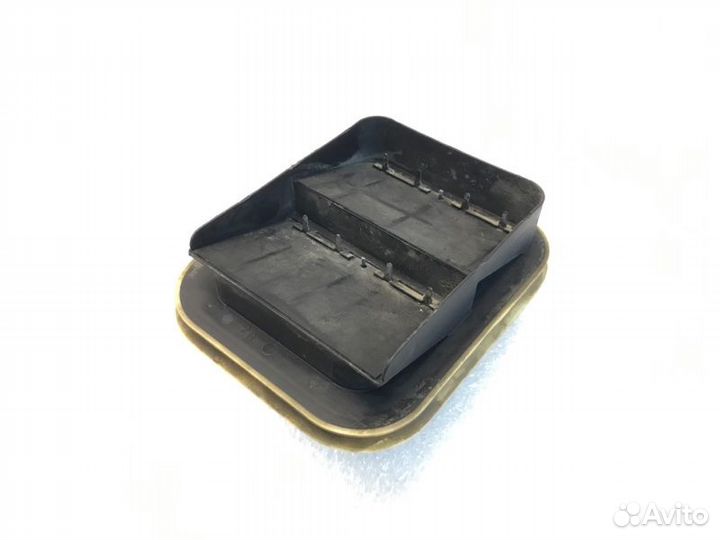 Решетка вентиляционная левая Ford Focus 3 хетчбек