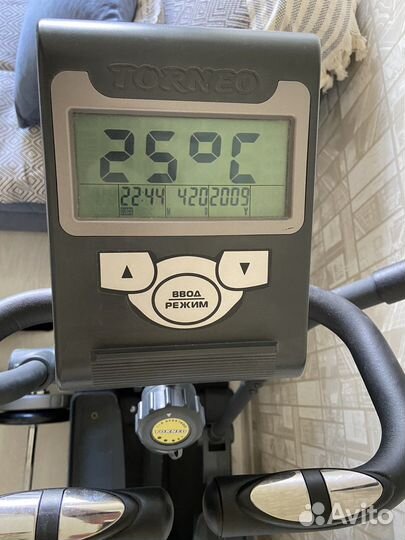 Эллиптический тренажер torneo