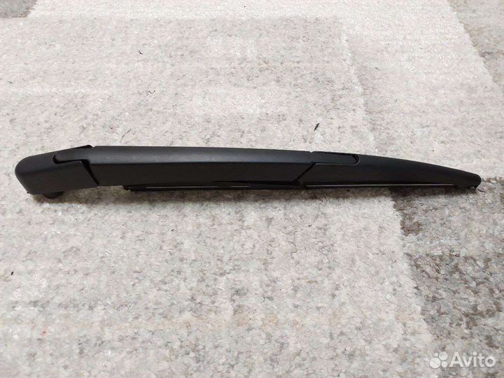 Поводок заднего дворника LADA X-ray