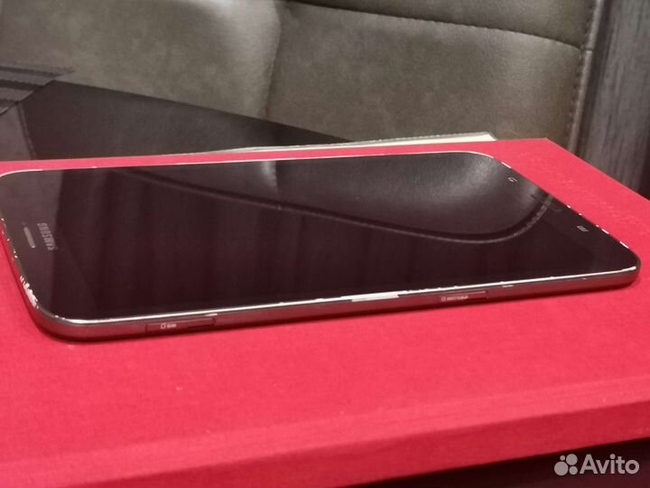 Планшет Samsung Galaxy Tab 3 (8, 3G) SM-T311