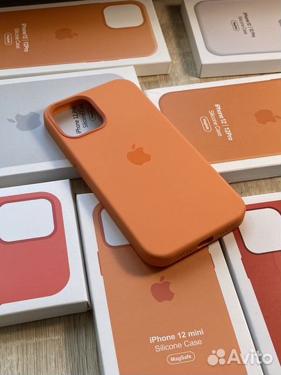 Чехол на iPhone 12/12 mini/12 Pro/12 Pro Max Б/У