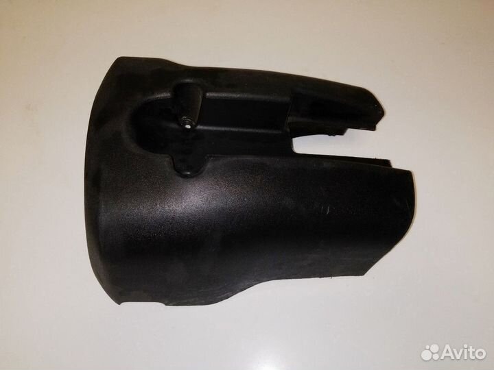 Кожух рулевой колонки Mitsubishi Colt Z30