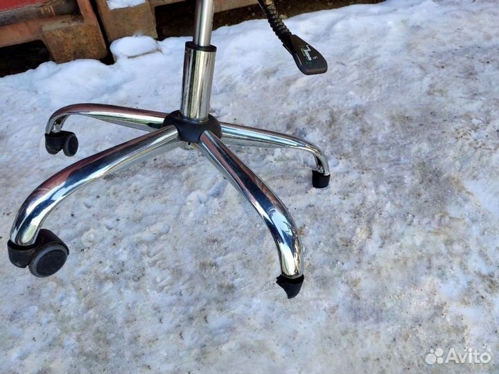 Офисные стулья