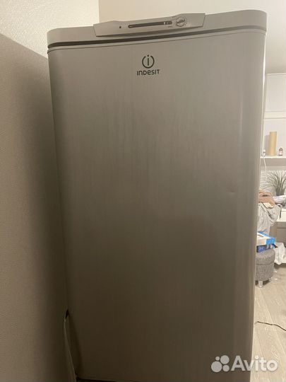 Холодильник Indesit