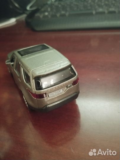 Машинка Land rover Discovery