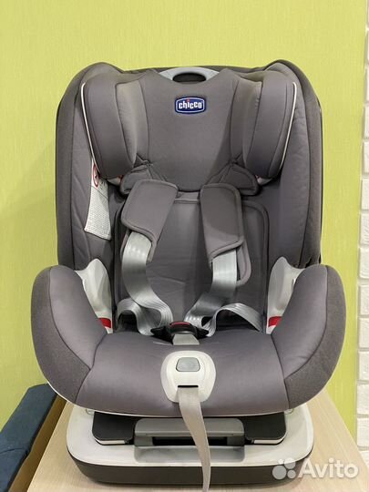 Автомобильное кресло chicco