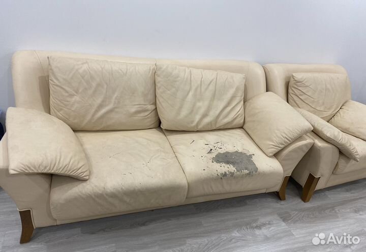 Диваны и кресло бу