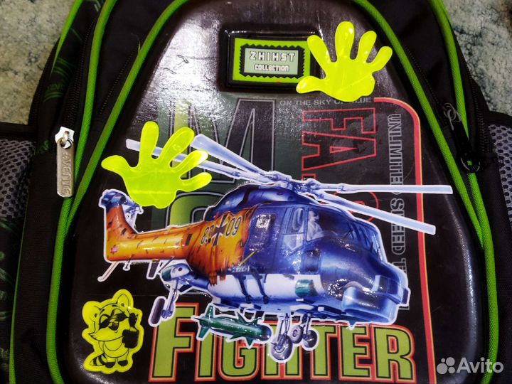 Продам школьный портфель