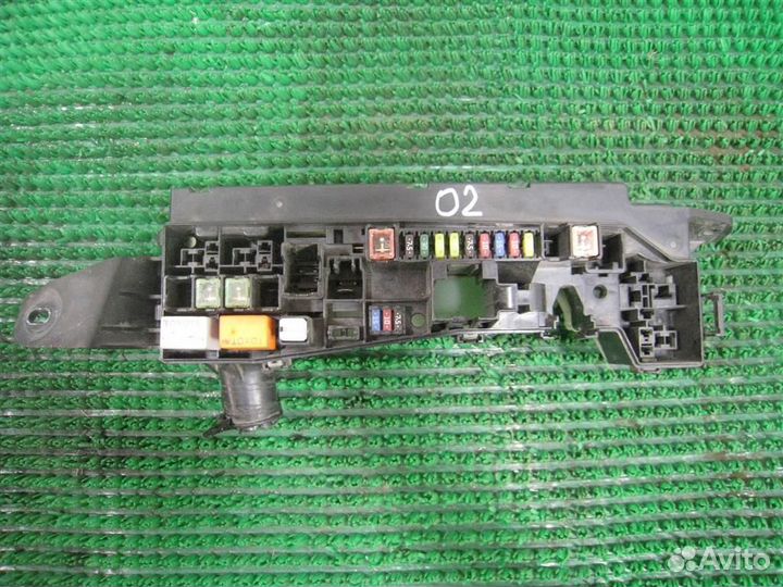 Блок предохранителей моторный Toyota Corolla Vers