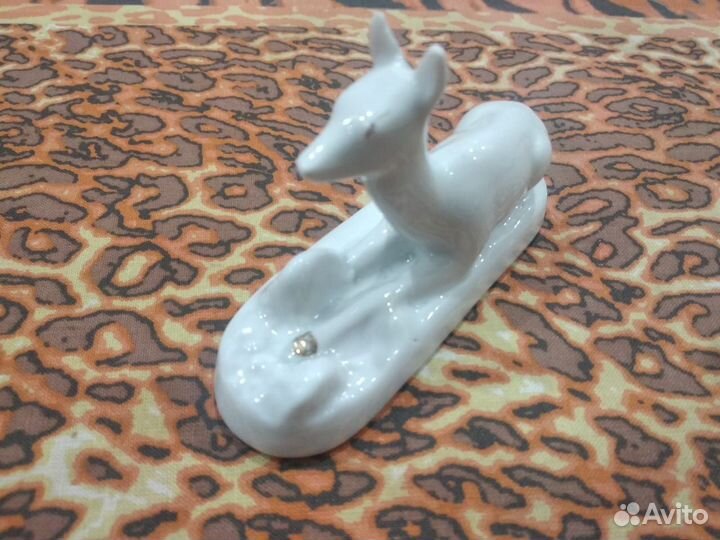 Старая статуэтка 50-ых годов белая лань
