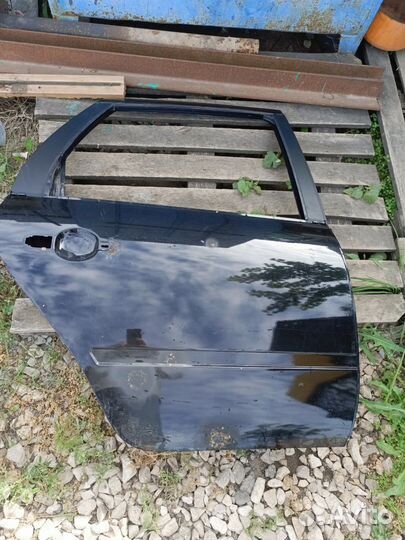 Задняя правая дверь на калину