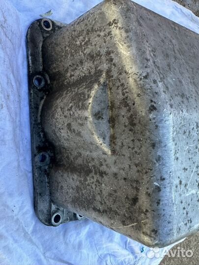 Маслянный поддон Volkswagen Transporter t5