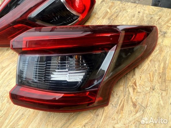 Фонарь задний правый Nissan Qashqai J11
