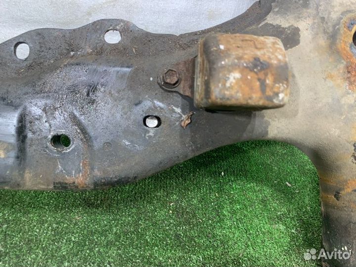 Подрамник передний Toyota Corolla универсал 1.6