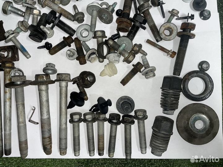 Крепеж (болты) Hummer H3 GMT345