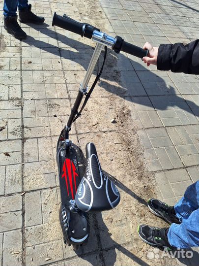 Самокат детский с сиденьем